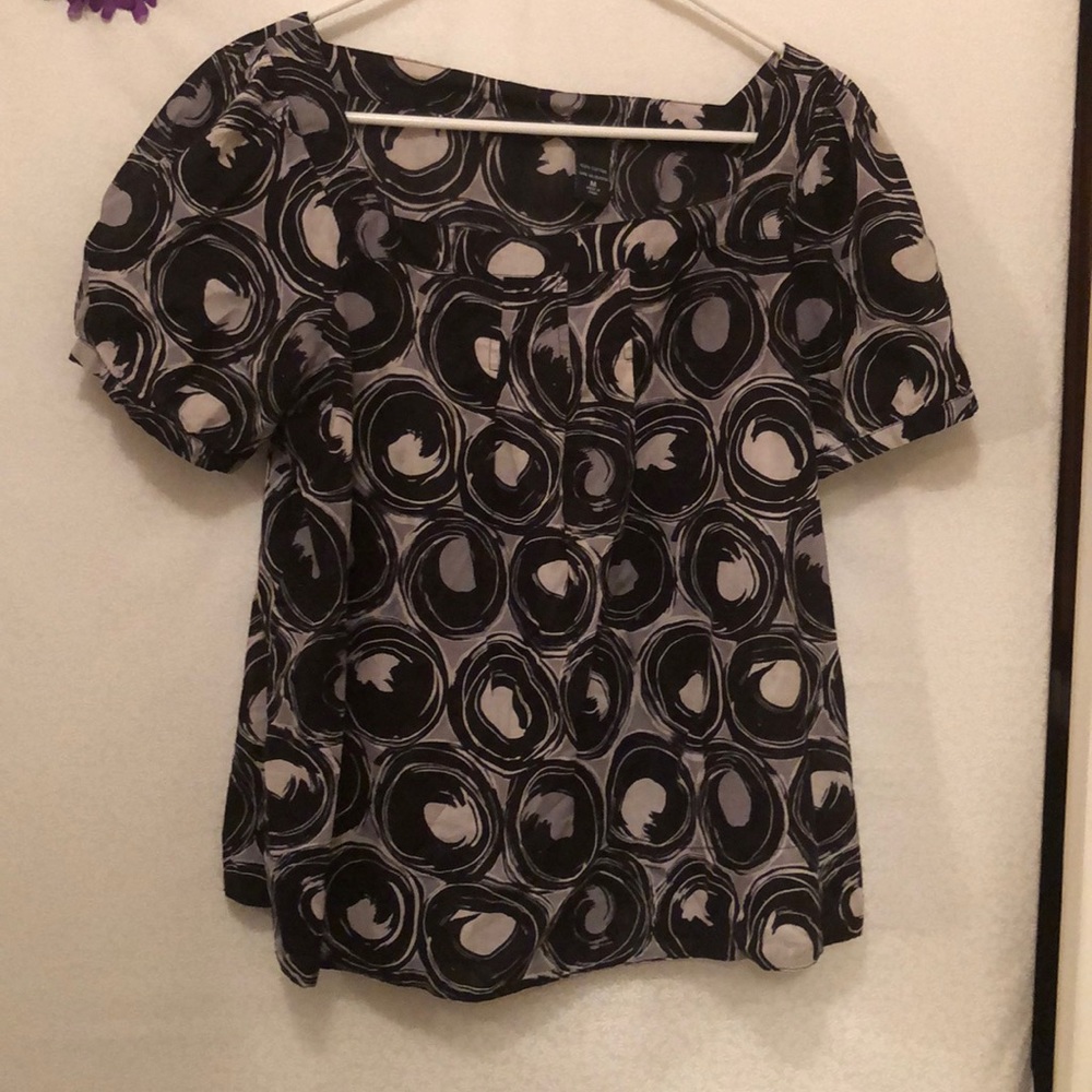 ❤️‍🔥 4 for $20 Cute black and gray blouse